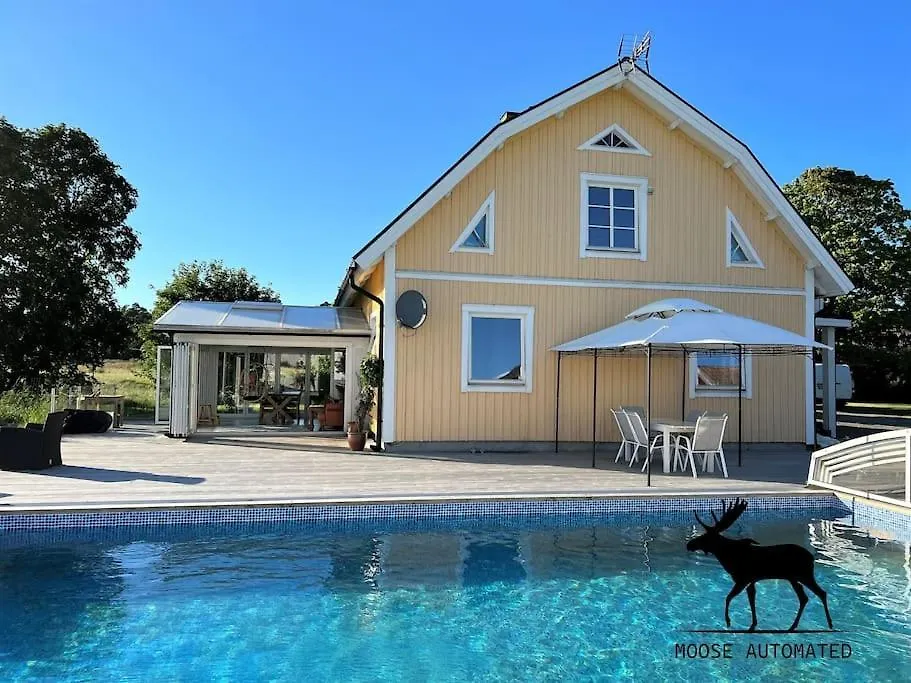 Luxury Spa Villa - Pool Sauna Hottub Sigtuna